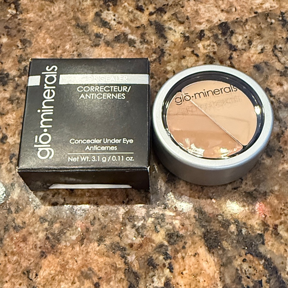 Glo Minerals Concealer- golden concealer- makeup- face -